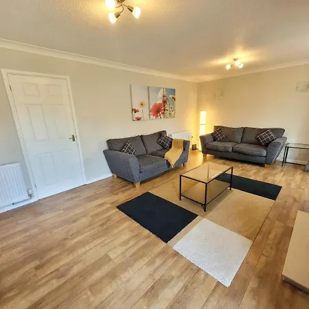President Road- A Spacious And Homely Four Bed House By Catchpole Stays Lexden Exterior photo