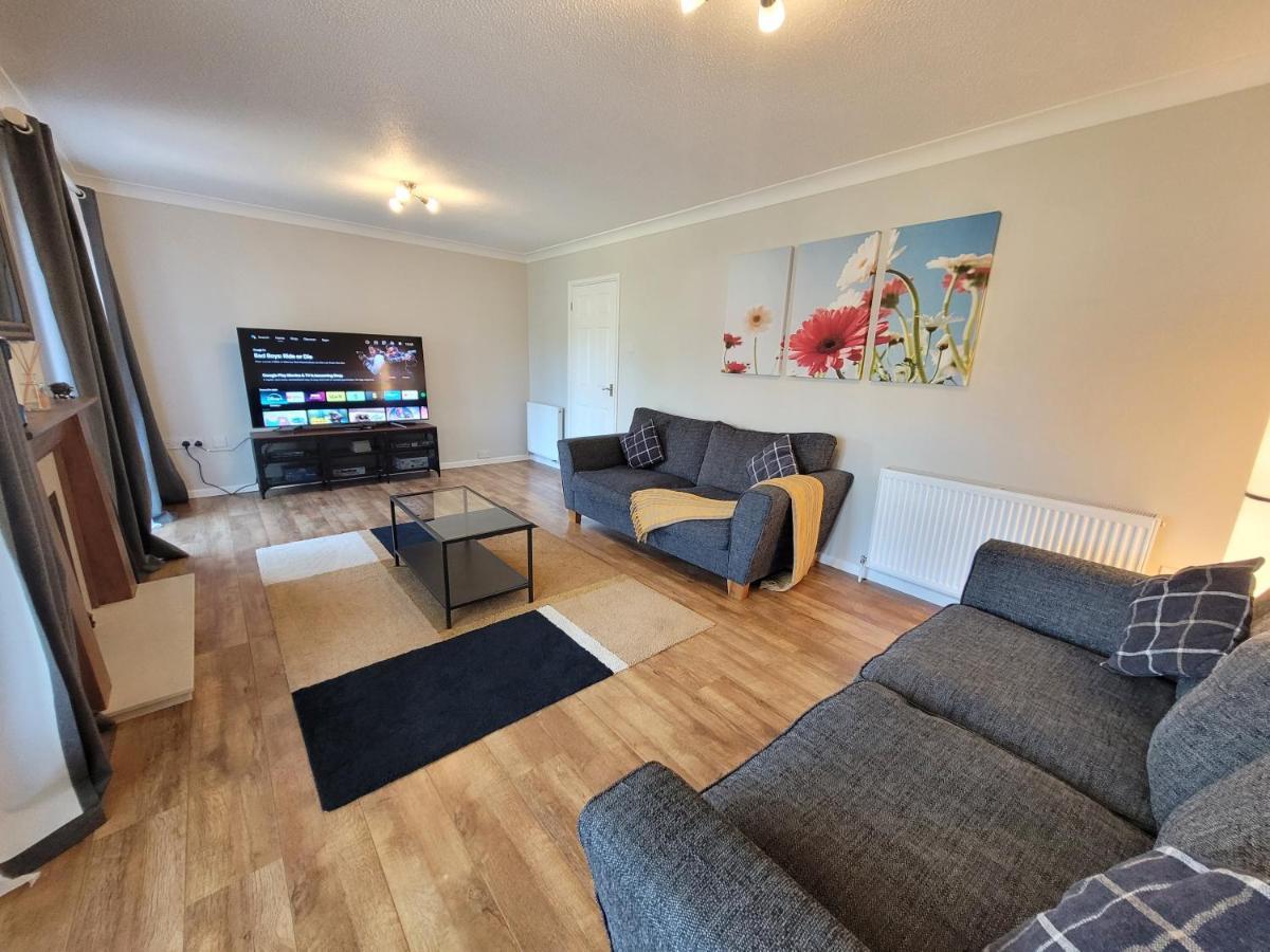 President Road- A Spacious And Homely Four Bed House By Catchpole Holiday home Lexden